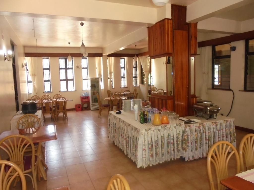 Chak Guesthouse & Conference Center Nairobi Esterno foto