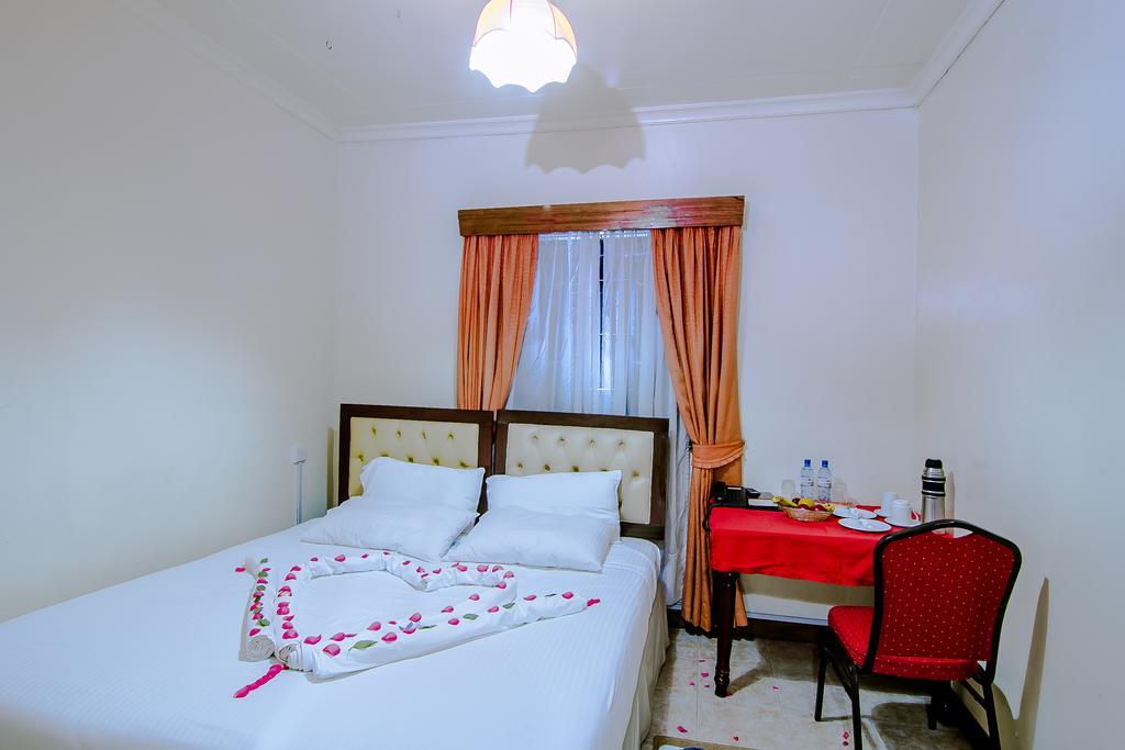 Chak Guesthouse & Conference Center Nairobi Esterno foto